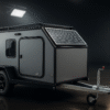 20251022_1156_Cinematic Luxury Caravan_remix_01k85nee92eg7saj45q6ay3hxz Caravane tout-terrain Thalberg T-800 (Offre de lancement de luxe)