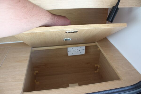 PHOTO-2025-07-18-19-07-28 Caravane tout-terrain Thalberg T-800 (Offre de lancement de luxe)